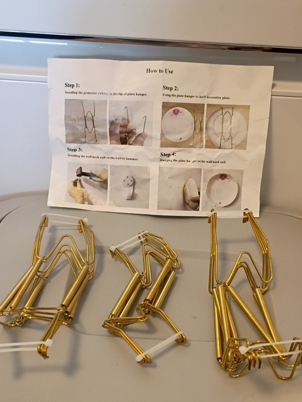 Gold Plate Hangers Set - 3 Pack